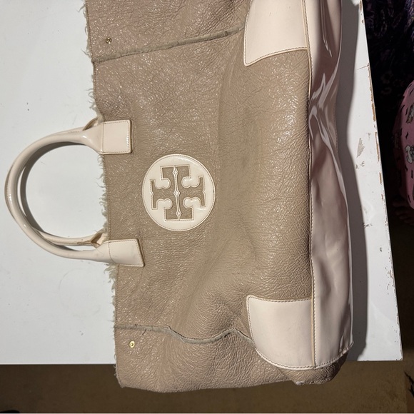 Tory Burch Beige Textured Ella Tote with shearling - Picture 2 of 11